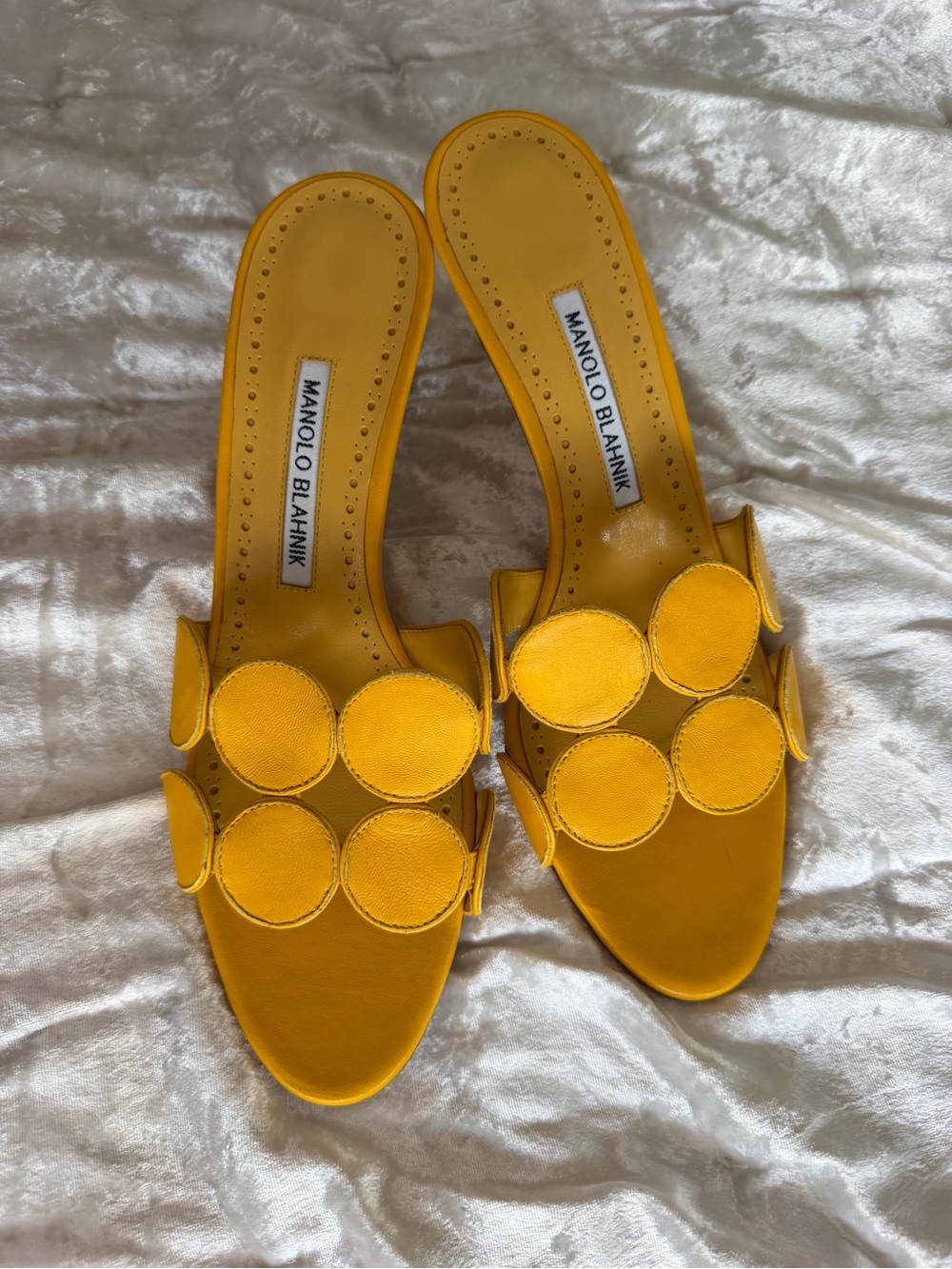 Manolo Blahnik Yellow Circular-Appliqué Kitten-Heel Sandals - Picture 5 of 7